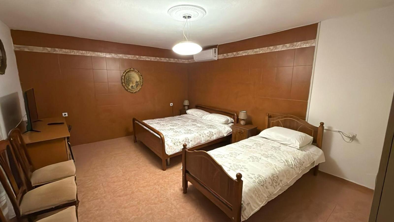 Shkodra Guest House & Trips מראה חיצוני תמונה