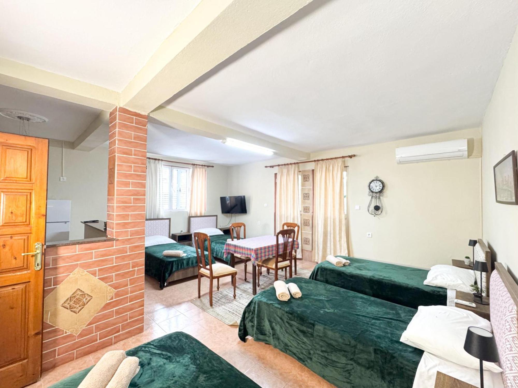 Shkodra Guest House & Trips מראה חיצוני תמונה